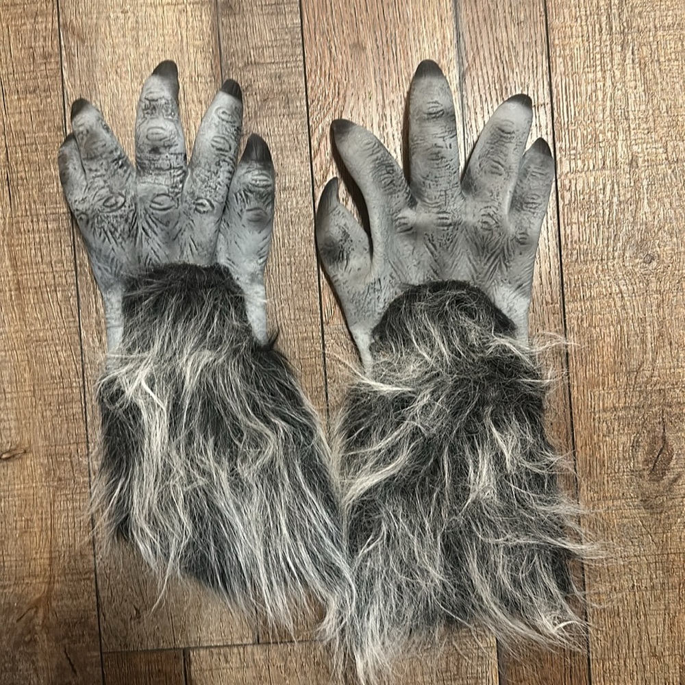 Werewolf Halloween Costume Mask and Gloves - Picture 2 of 5